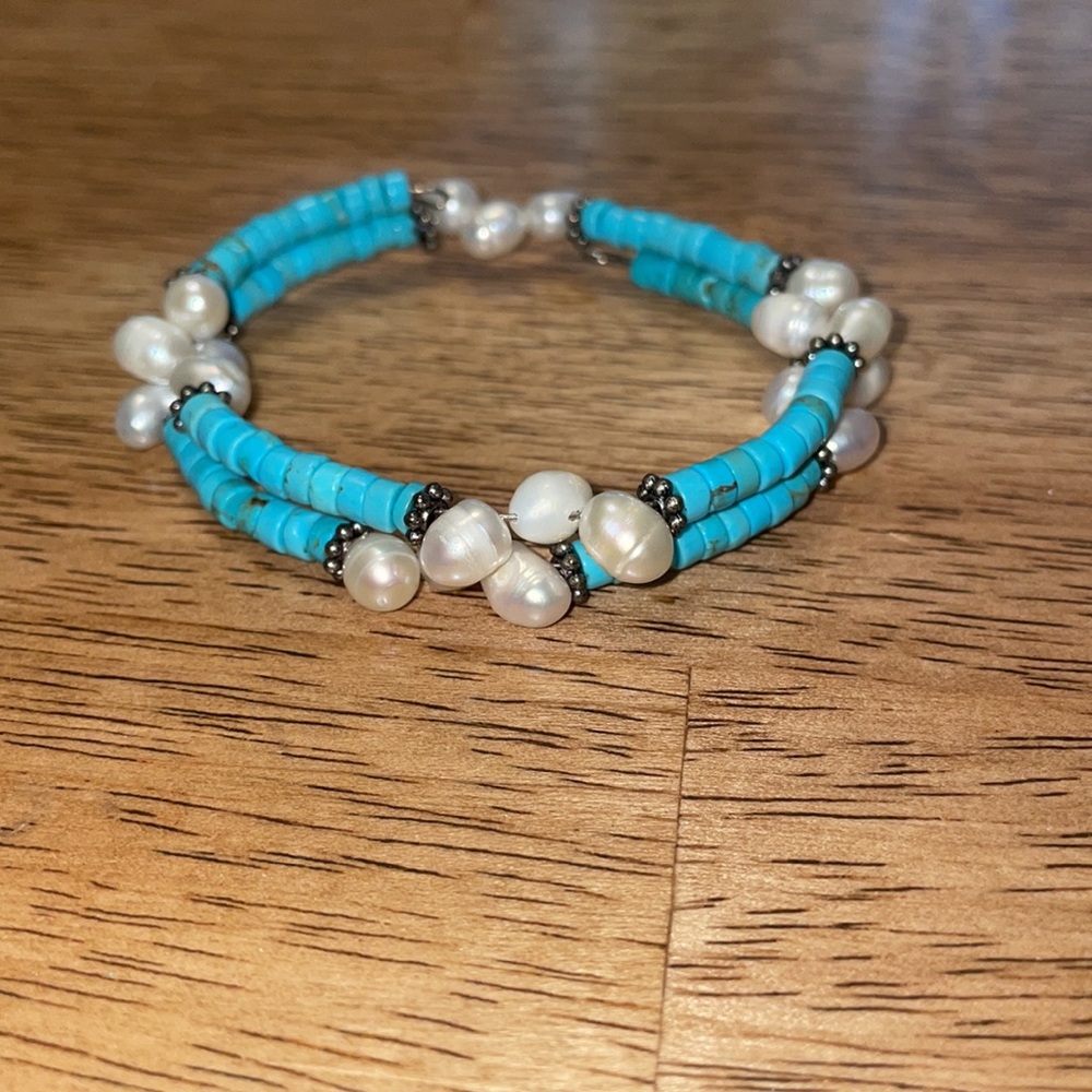 Shell Pearl Bracelet Set - Picture 4 of 4